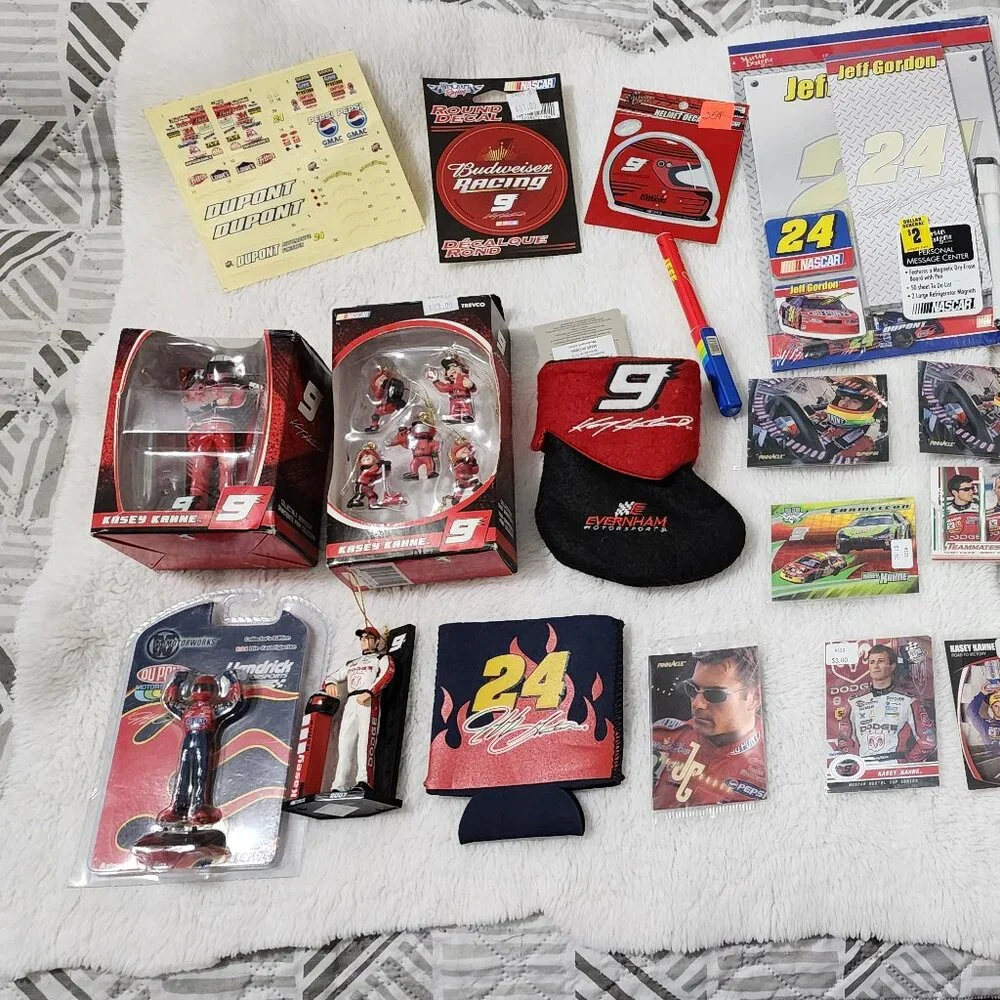 Jeff Gordon Memorbelia, Lots of items in this grouping. - Picture 9 of 10